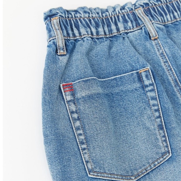 BDG Pull-On High-Waisted Mom Jean – Light Wash - Picture 5 of 9